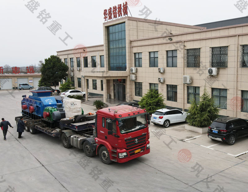 時(shí)產(chǎn)200噸對(duì)輥液壓制砂機(jī)，處理鵝卵石、石灰石的出砂效果怎么樣呢？
