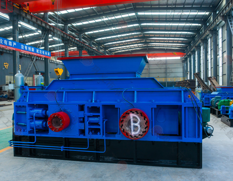 砂石廠需要什么設備，出料1-3mm對輥破碎機廠家